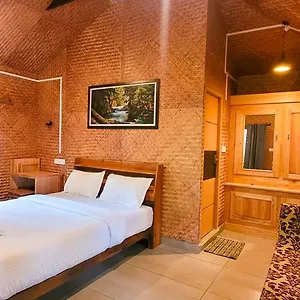 Monsoon Retreats Ecostay- Treehouse Thekkady